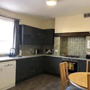 Homestay Comfortable Away From Home, Town Centre, Free Parking,multiple, Cheltenham